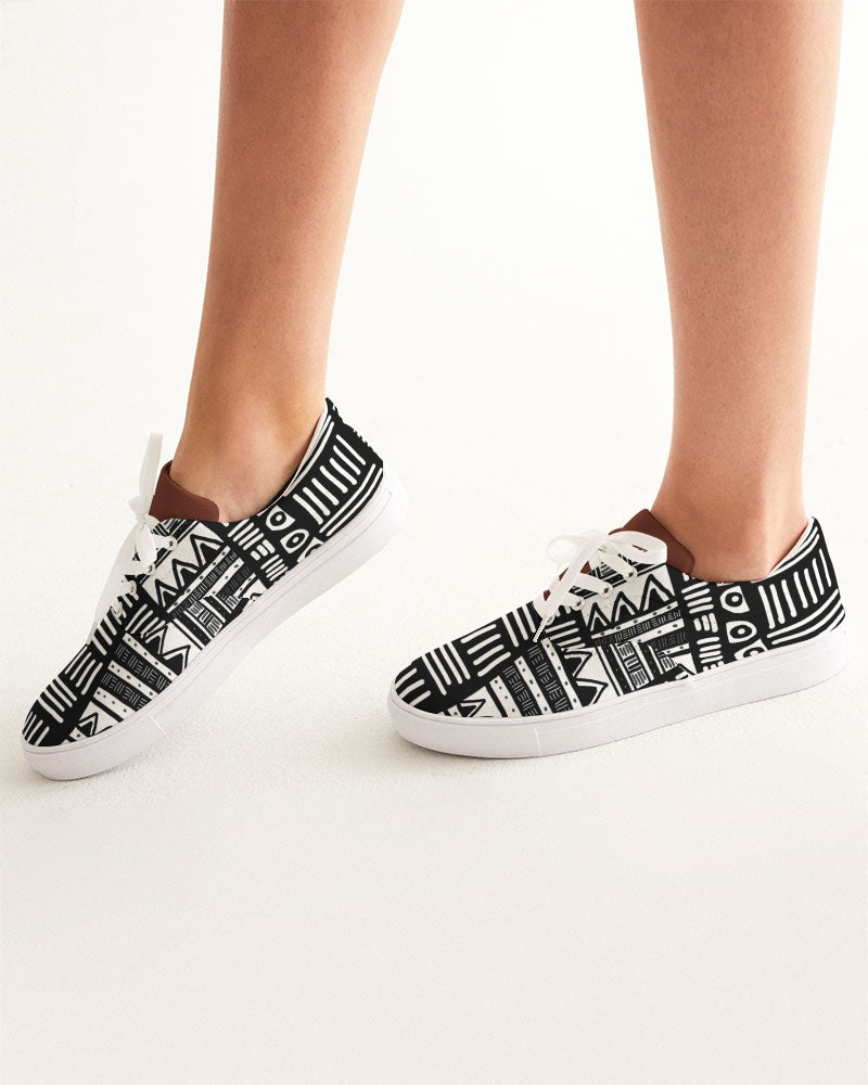 TO THE PEOPLE Women's Canvas Shoe